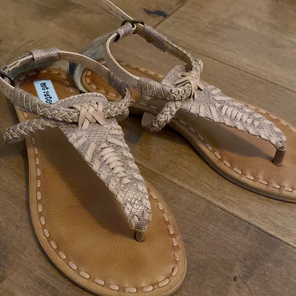 Tan leather-like sandals. Size 8 by Not Rated.  Only worn a few times.